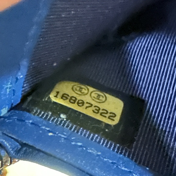 CHANEL CC Patent Leather Zippy Wallet Navy - Picture 6 of 6